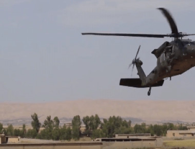 Ελικόπτερα Blackhawk σε αποστολή στη Μοσούλη! (βίντεο)